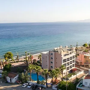 holiday-kusadasi.aegeanhotels.net/